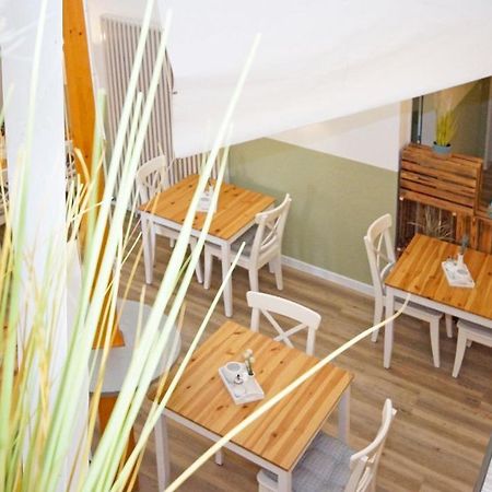 F-1010 Strandhaus Moenchgut Bed&Breakfast Dz 37 Strandnah, Inkl Fruehstueck 洛布 外观 照片