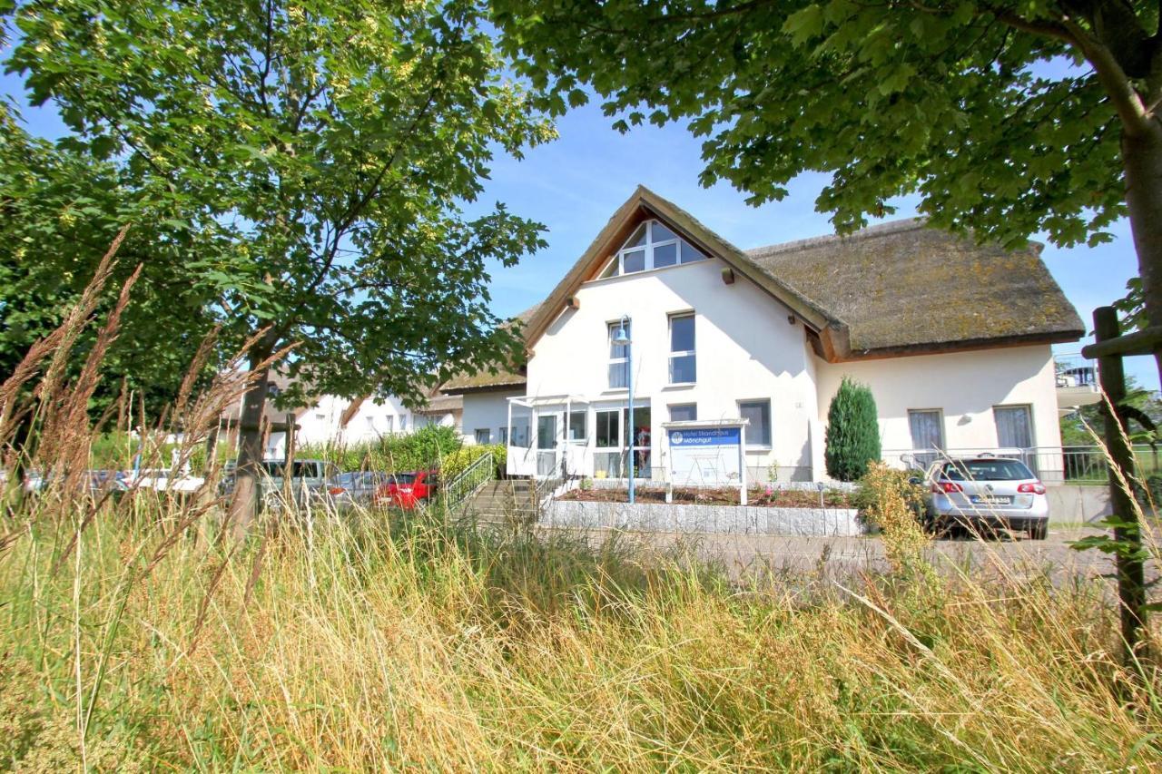 F-1010 Strandhaus Moenchgut Bed&Breakfast Dz 37 Strandnah, Inkl Fruehstueck 洛布 外观 照片