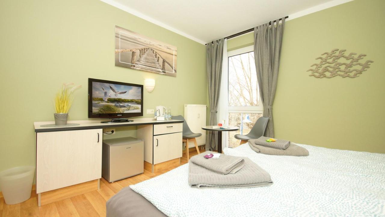 F-1010 Strandhaus Moenchgut Bed&Breakfast Dz 37 Strandnah, Inkl Fruehstueck 洛布 外观 照片